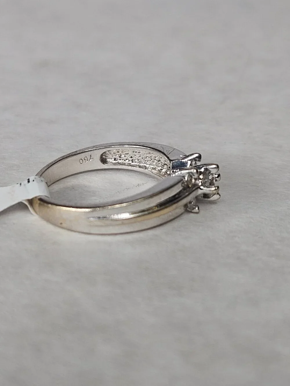N/A 18k white
